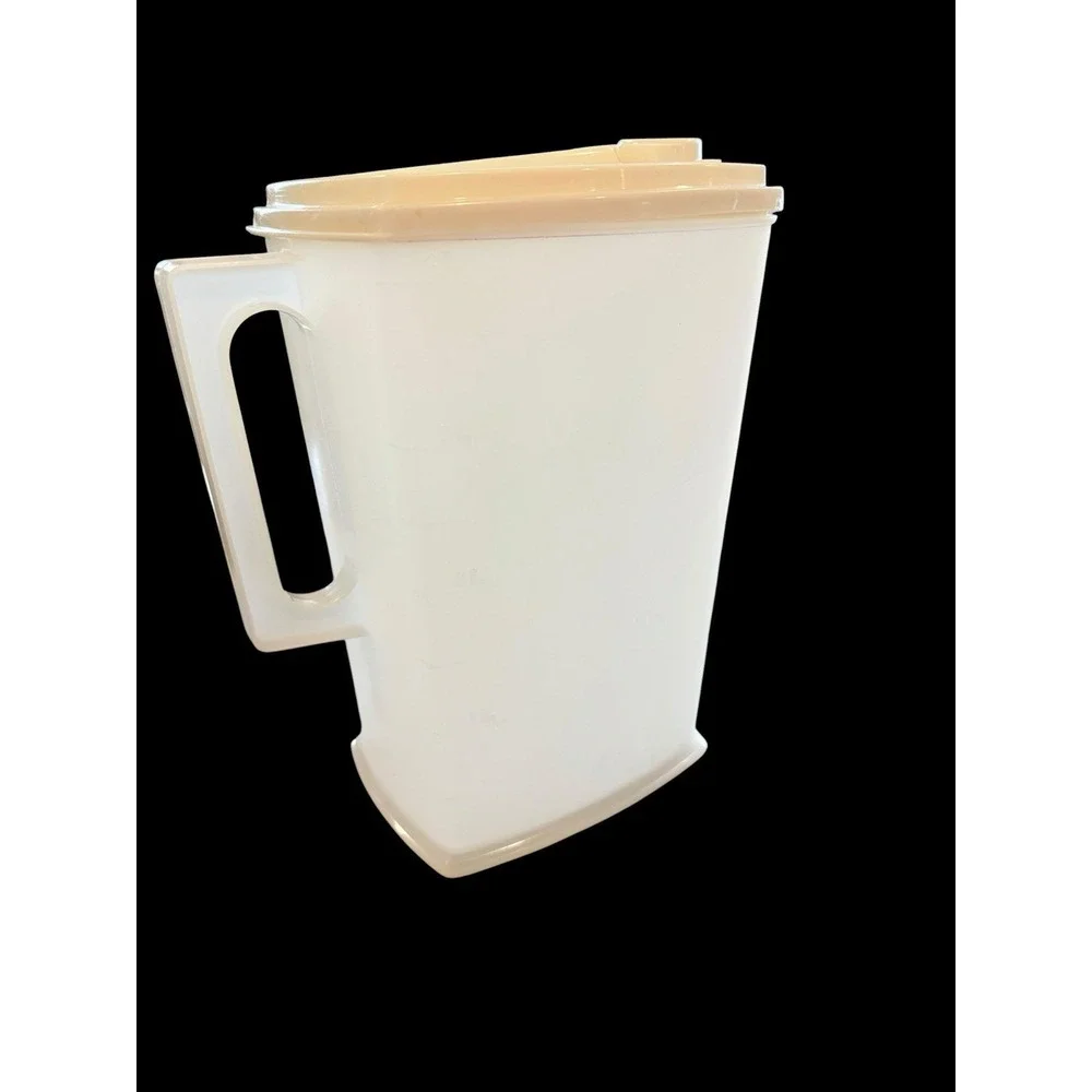 Vtg Rubbermaid 1 Gallon Pitcher Flip Top Lid